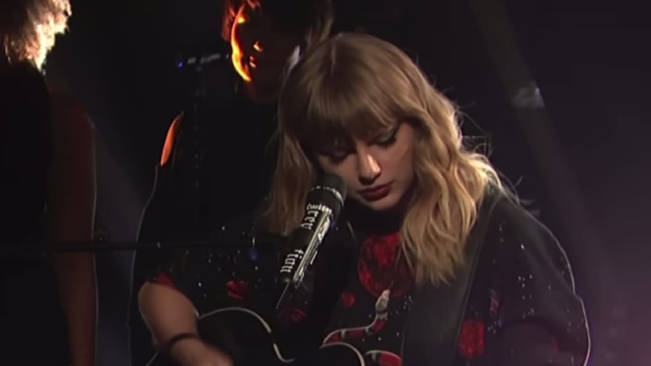 Taylor Swift - call it what you want Live at SNL