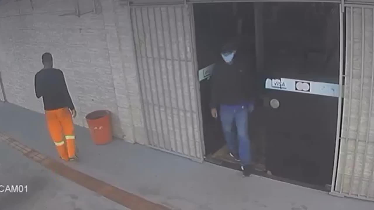 Pedofili ekzekutohet në rrugë disa orë pasi u lirua nga burgu, kishte përdhunuar një 9-vjeçar dhe