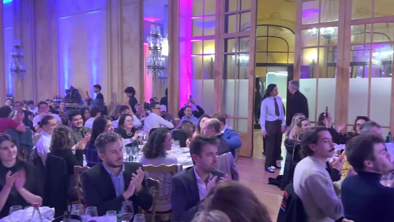 200 guests shocked by INSANE Bella Ciao flashmob__
