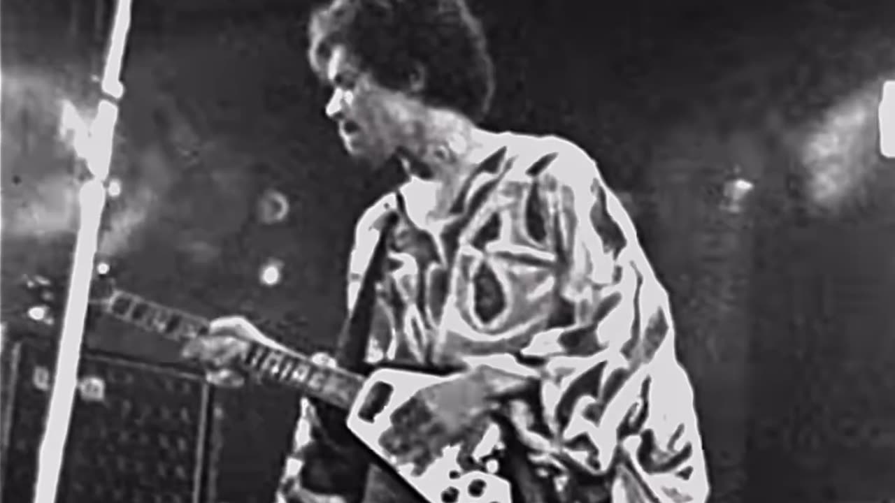 Jimi Hendrix 1970-08-30 Isle of Wight B&W clips