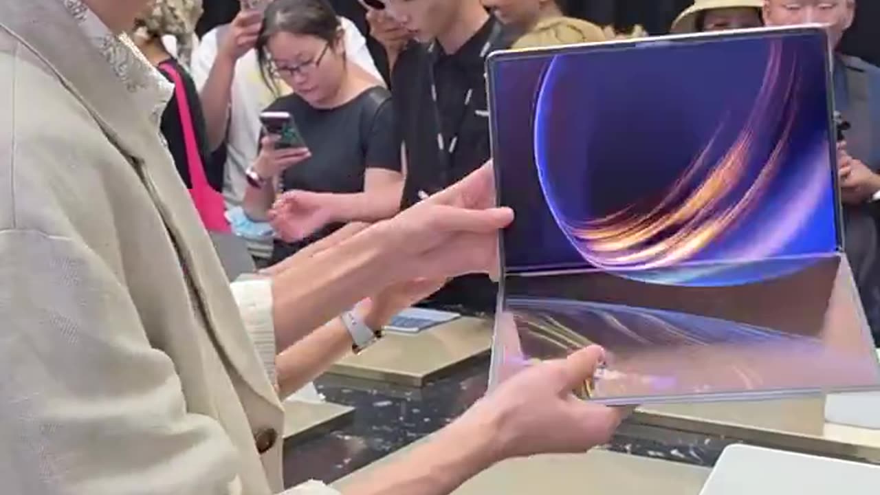 US 🇺🇸 banned China’s 🇨🇳 Huawei to protect Apple but...