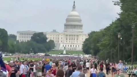 Crowd gathered for army 250th anniversary