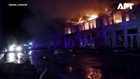 WATCH | Ukrainian Soldiers Panic and Flee Under Fire in Pokrovsk | APT
