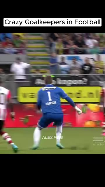 Crazy Goalkeepers in Football 🧤⚽😱 _football _footballshorts _shorts _futbol