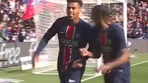 Admin: 🕺🕺🕺 #psg #ligue1 #doué