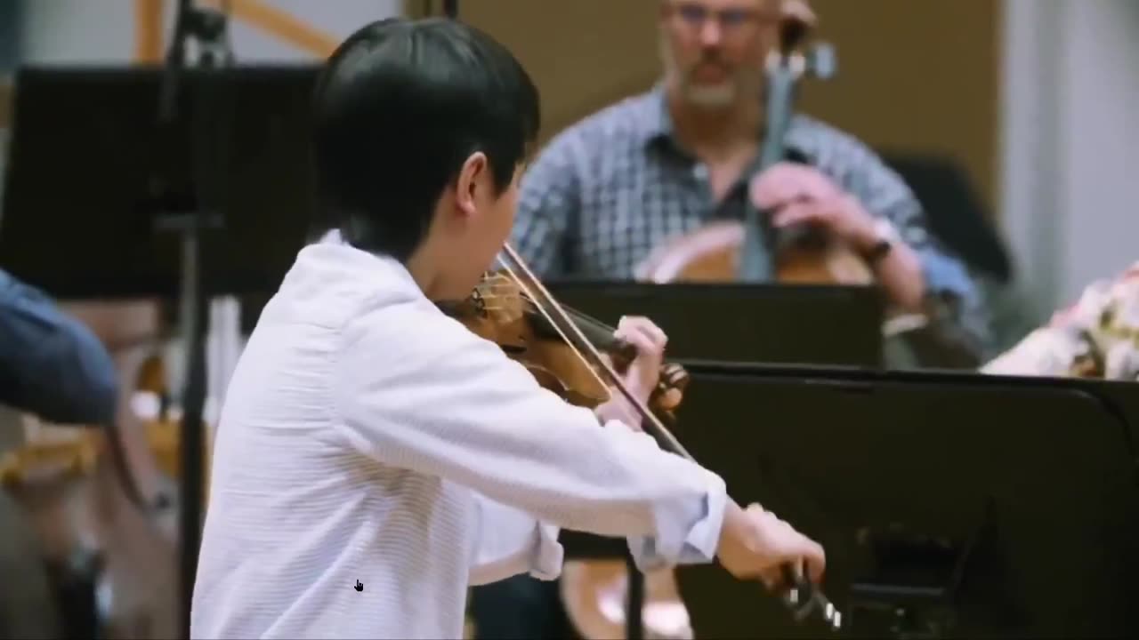 Damn Good 2 mins of Vivaldi's Winter. You have to love it, I do.... Damn good
