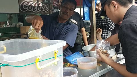 Street Food Delight: Indonesian Meatball “Bakso”