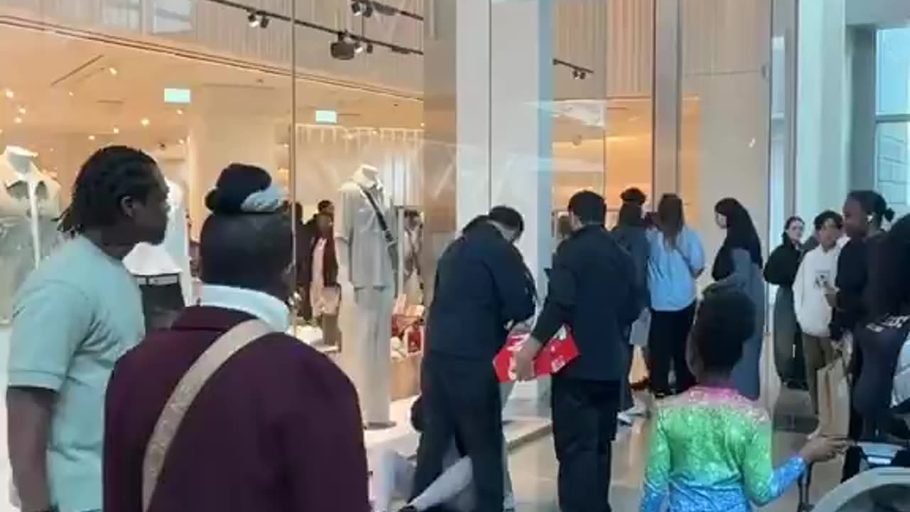Suspected shoplifting in front of H&M at Westfield Startford over the weekend.