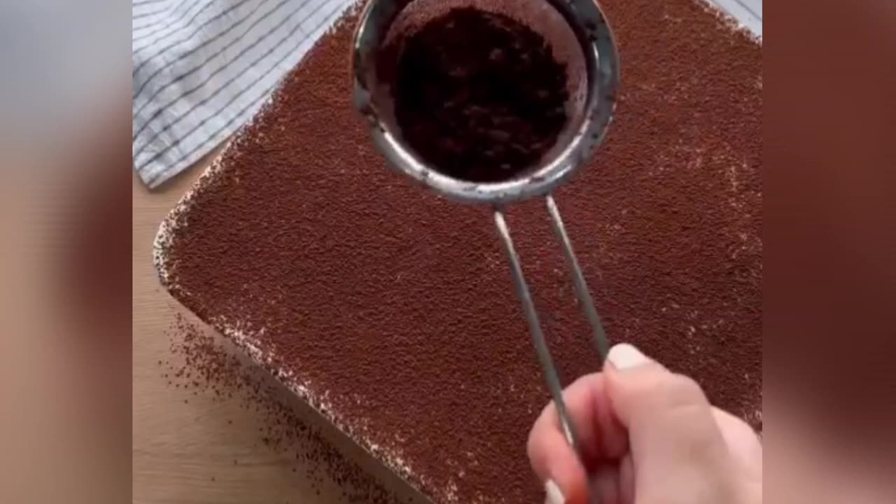 Tiramisu Cake