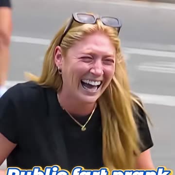 Farting prank in public,everyone’s smile is priceless 💨🤣#funny #prankvideo #funnyprank #prankidea