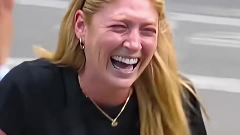 Farting prank in public,everyone’s smile is priceless 💨🤣#funny #prankvideo #funnyprank #prankidea