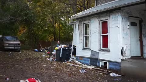 Killer Couple Realizes Cops Found Their Murder House