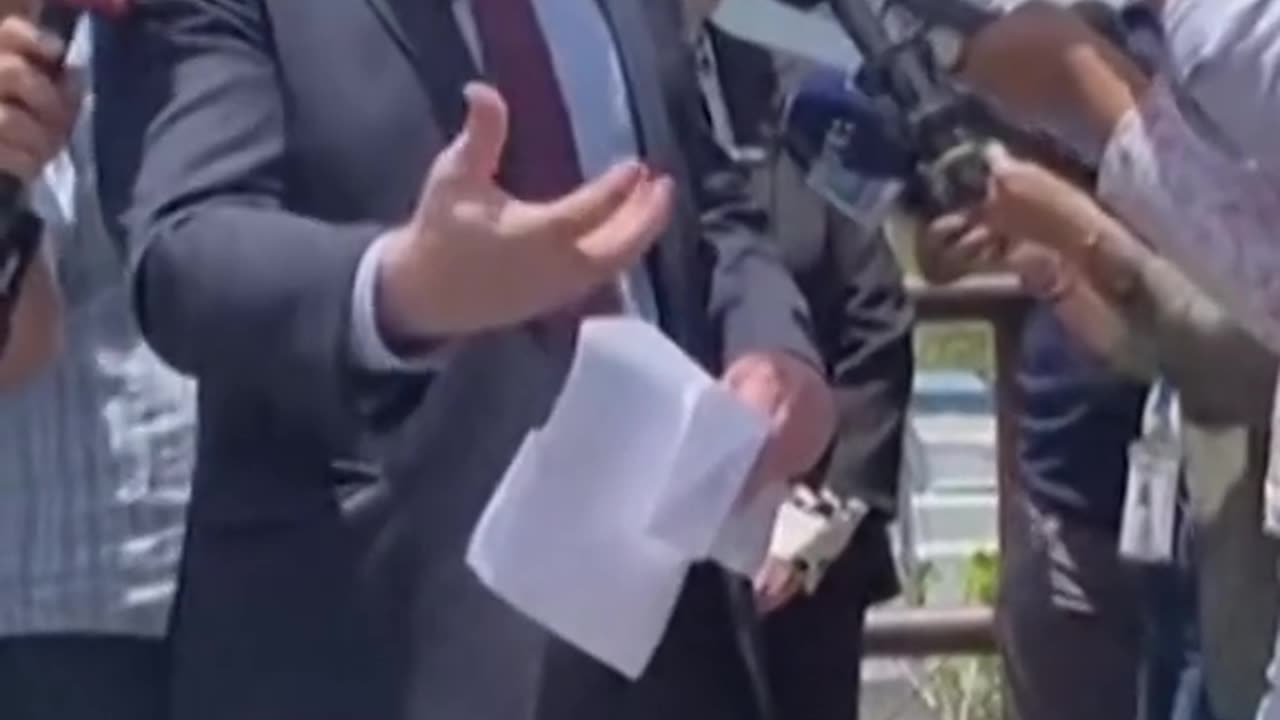 Van Hollen denied from meeting with wrongfully deported man in El Salvador
