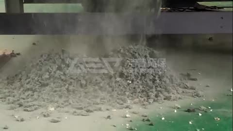 WATCH: Single-Shaft Shredder EFFORTLESSLY Processes Chemical Cotton!