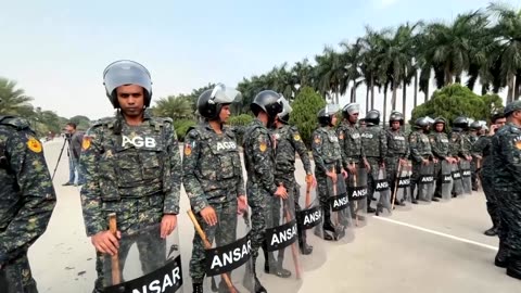 Thousands mourn slain Bangladeshi youth leader as unrest grips nation