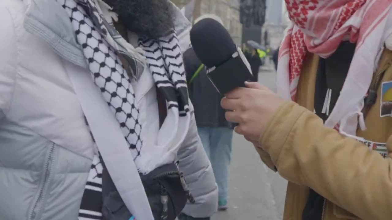 A Jewish man goes undercover in London. This is what he sees: