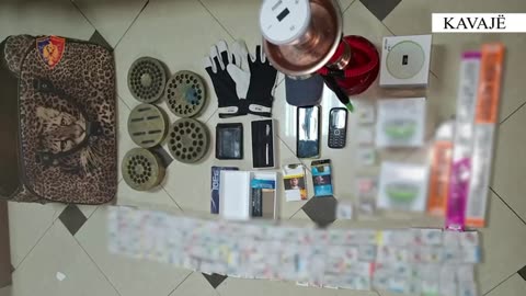 Vidhte banesa në Kavajë dhe Synej, arrestohet 33-vjeçari, i gjendet edhe lëndë narkotike