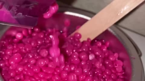 Melting Sexy Smooth Tickled Pink Hard Wax | Watch the Process with @_veautybyvee_