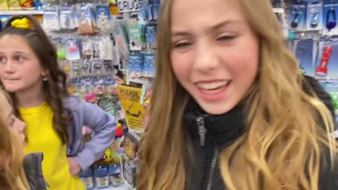 I TOOK MY BIGGEST FANS ON AN ALL DAY SHOPPING SPREE 💙💗💛💚 MULTIPLE CHALLENGES 🛒 #shopping