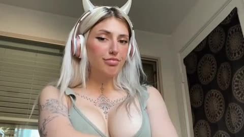 New Model Girl Lifestyle Beauty Fashion