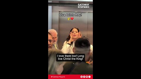 La concursante de Miss Universo, Fatima Bosch, proclama (Viva Cristo Rey) tras ganar en México