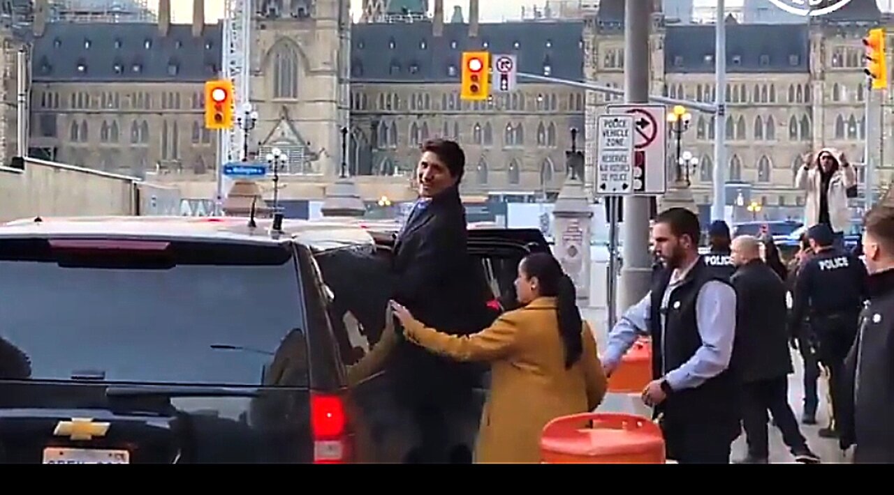 TRUDEAU IS OFFICIALLY OUT 🎉