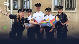 Zur Unabhängigkeit der Berliner Polizei #Pride-Flagge