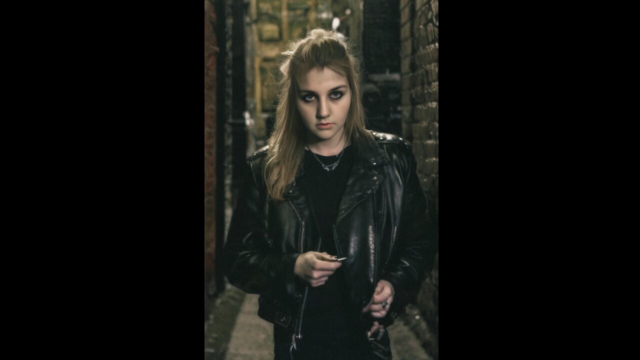 Mistress of the Shadows Short