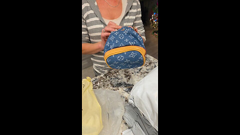 #Live mystery box for violet #merrychristmas