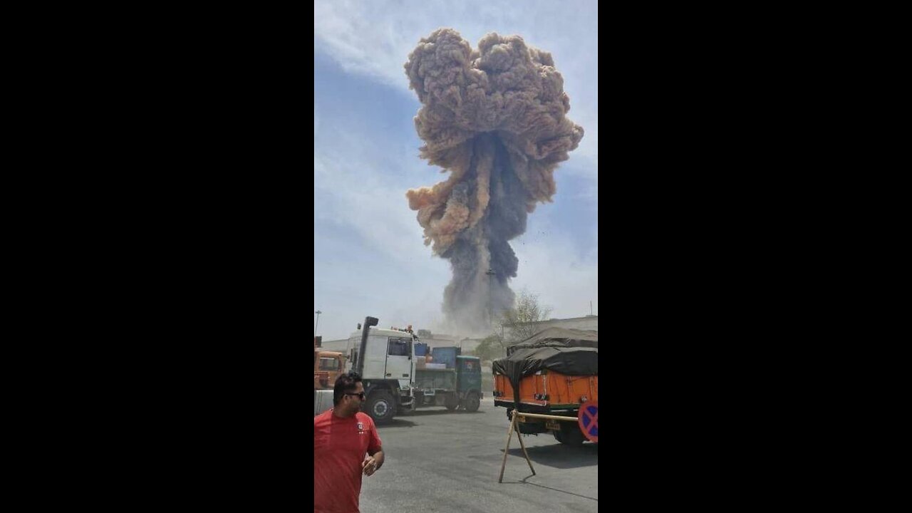 Large explosion at Iranian port in Bandar Abbas. Over 500 people injured.