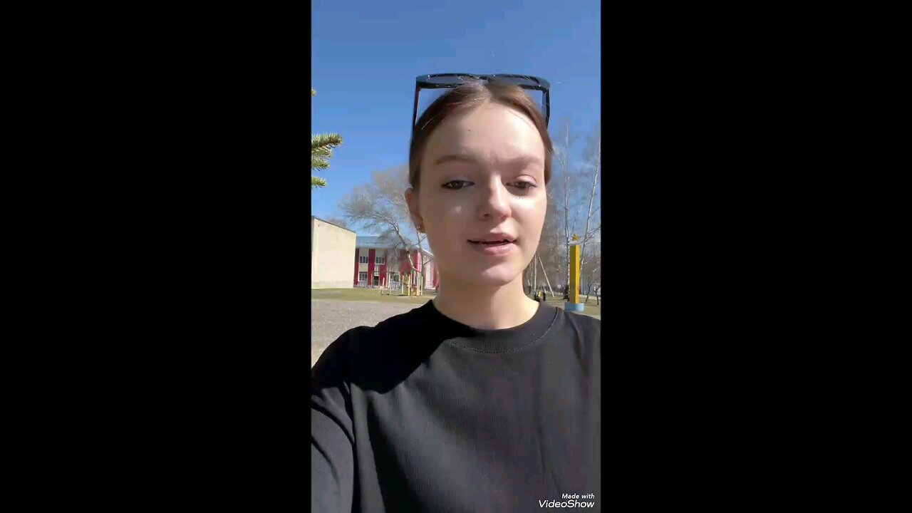 Itni khubsurat ladki Hindi bolna hi hai