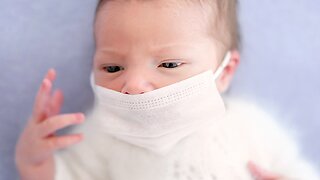 6-miesięczne dziecko umiera zaledwie kilka godzin po przyjęciu SZEŚCIU rutynowych szczepionek podczas „wizyty kontrolnej”