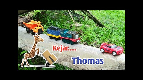 Mencari mainan mobil balap_mobil truk pasir_mobil truk molen_kereta api thomas_gandengan thomas_