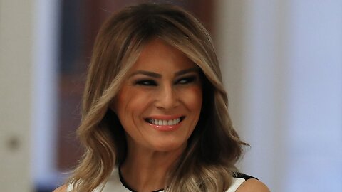 Melania Trump ‘Laughs’ and Gets Her Revenge — She Wrecks Journos That Beg Her for Just One Favor