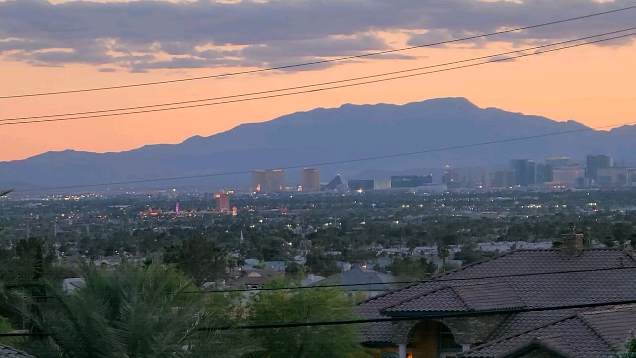 Did you see tonight's Las Vegas sunset? Check this out! 04.29.2025 #follow #lasvegas #travel #gaming