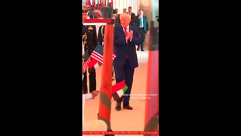 Trump welcomed in Abu Dhabi with drums, chants & honor guard. #japdmedia #PnDmart #japd #CNN #News