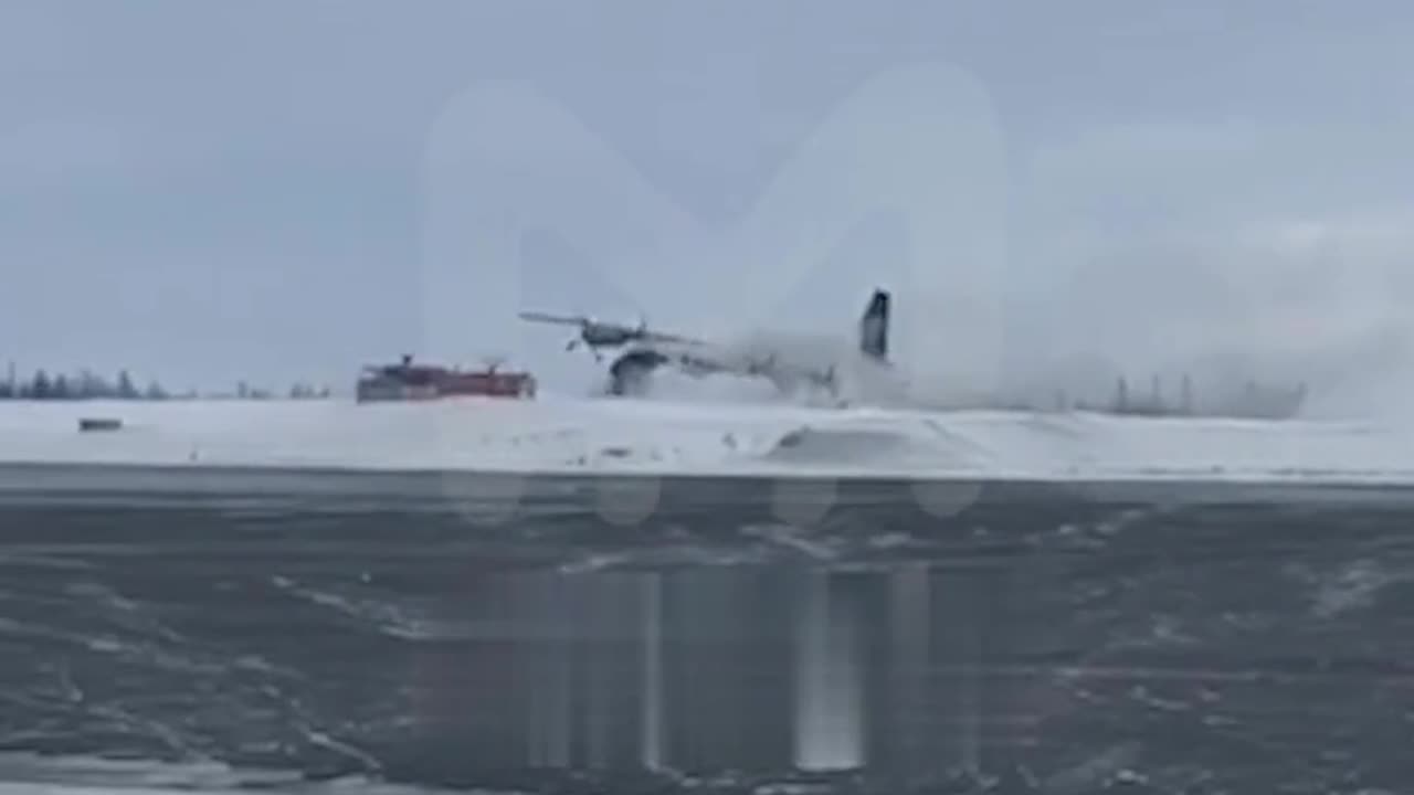 🇷🇺🇺🇦The epic moment of the emergency landing of the An-12 aircraft