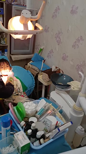 Dede jihan cabut gigi biar rapih giginya