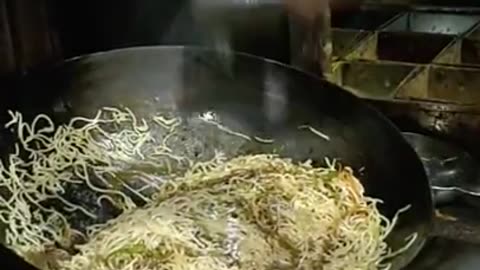 Veg Chowmein Showdown! Watch This Street Food Master Turn Noodles Into Magic 🍜🔥 #LiveCooking