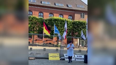 Greifswald - Angelika mit ihrem Redebeitrag 30-06-2025
