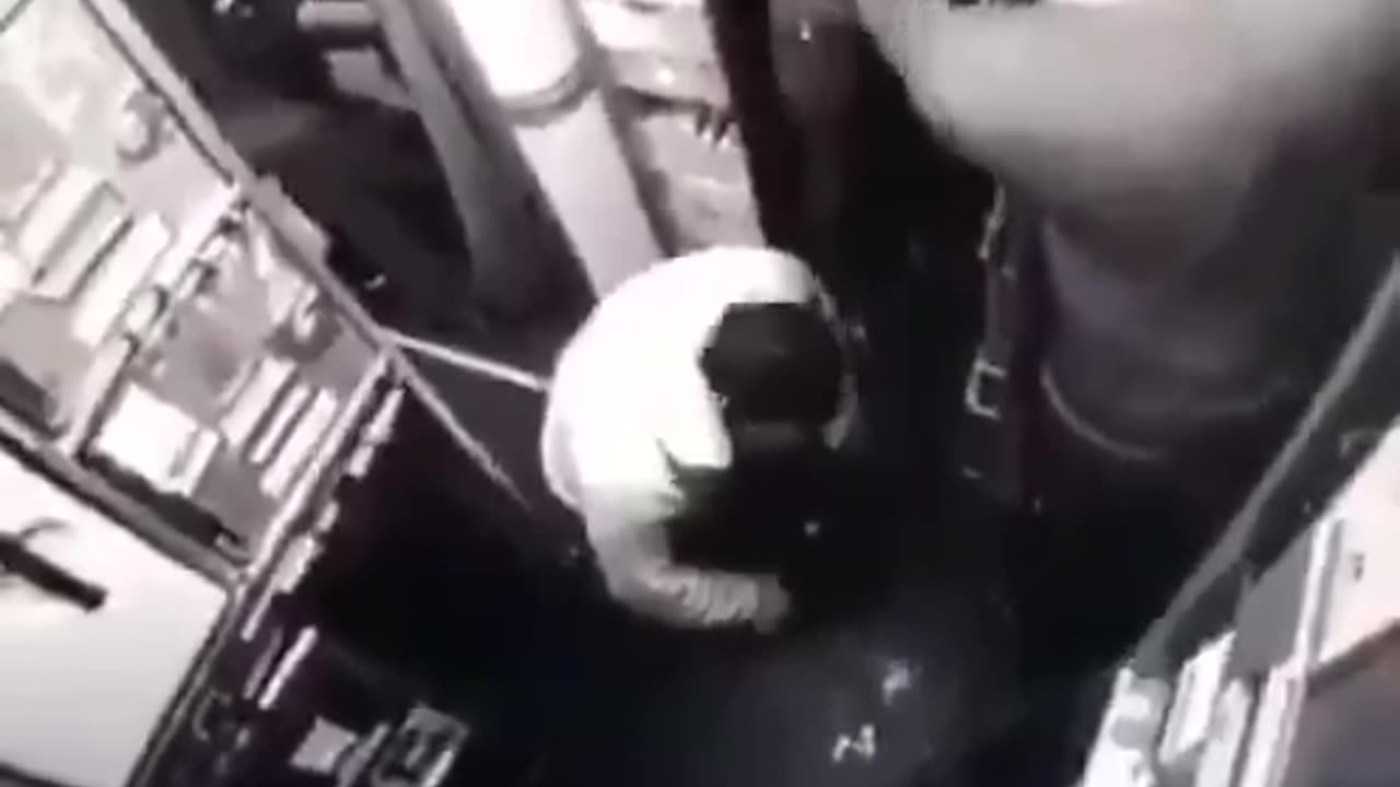 An Islamist radical started praying mid flight