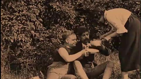 THE BILBERRIES (Denmark-1925) "Takt, tone og tosser" PAT AND PATACHON. NEW English subtitles.