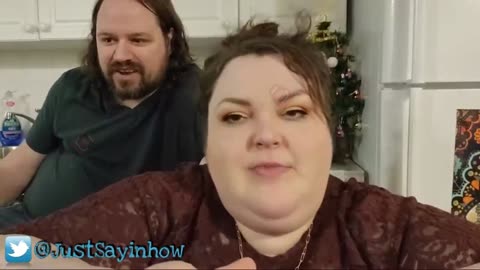 Foodie Beauty & Peetz First Christmas In The Villa She Laughs So Hard At Frats Her Nose Bleeds Retro