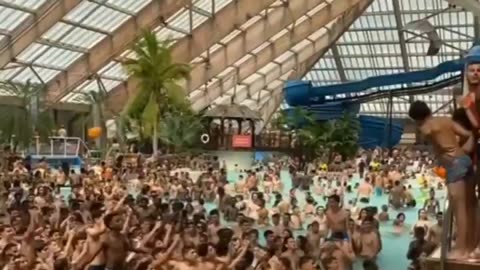 Pool in Paris 👀