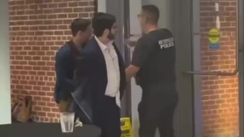 Arrest of suspect in Washington shooting amid chants of "Free Palestine"