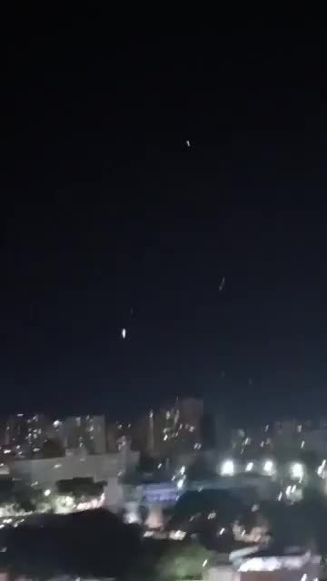 Caracas Erupts in Gunfire as Different Factions Look to Consolidate Power