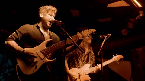 Tova live at The Victoria Dalston - part 2 | Cupchairs.com