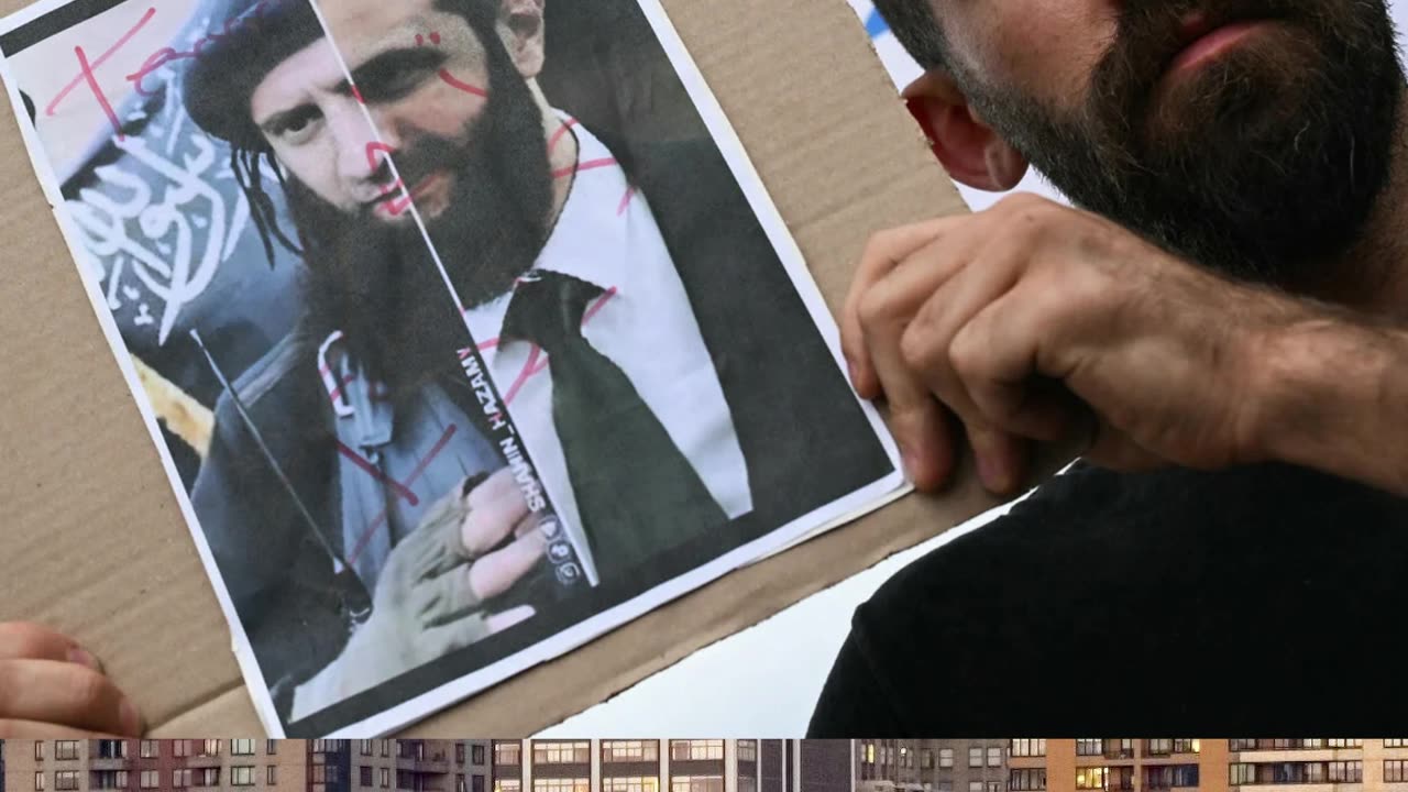 ✊ Global Outcry: Syrians Protest "Ethnic Cleansing" in Sweida! 💔🇸🇾