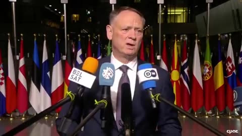 Liberal govt no money for Canada Post but manages ANOTHER $500 million for UKRAINE