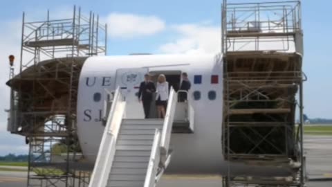 Fake Macron Plane